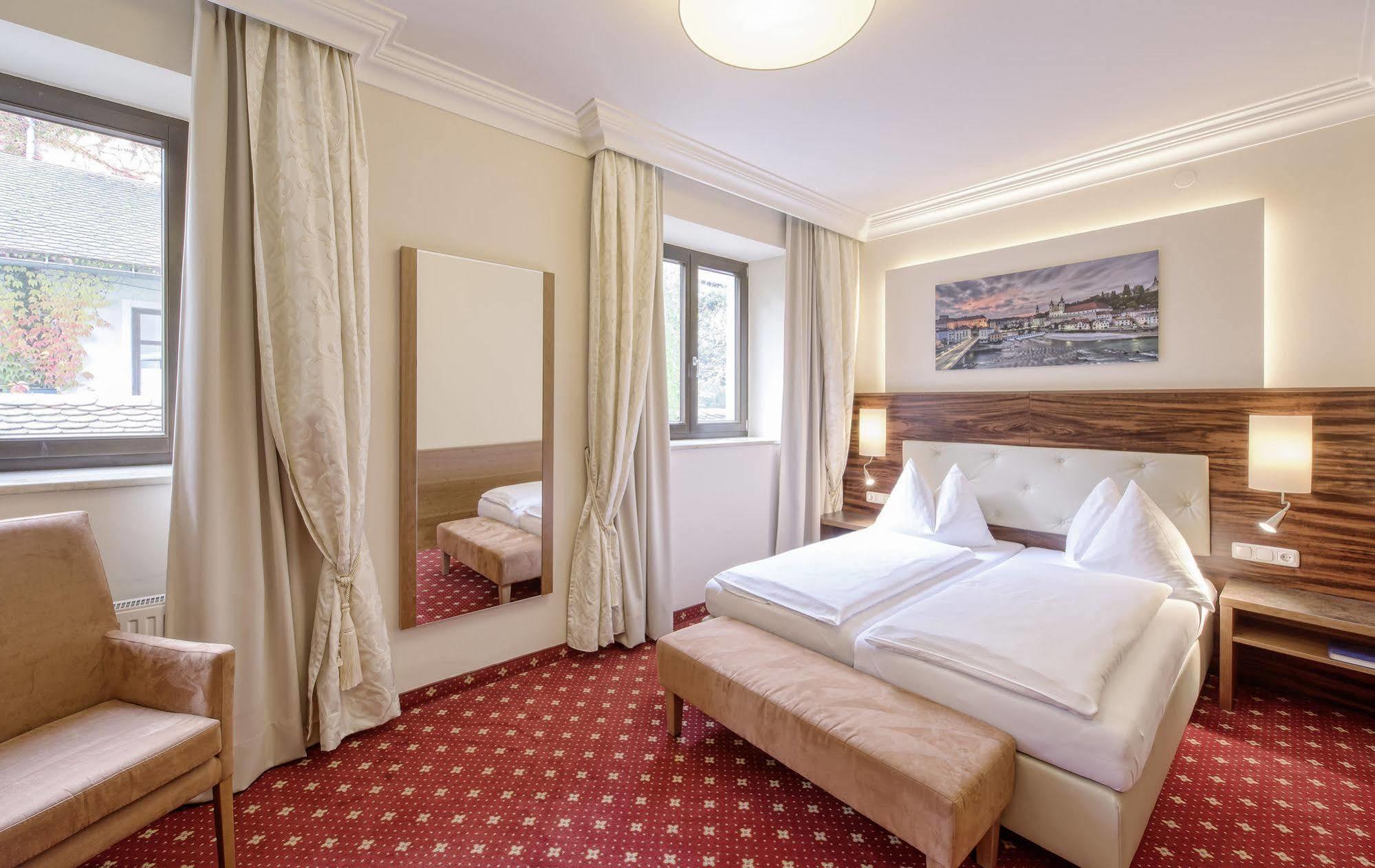Hotel Mader Steyr Eksteriør billede