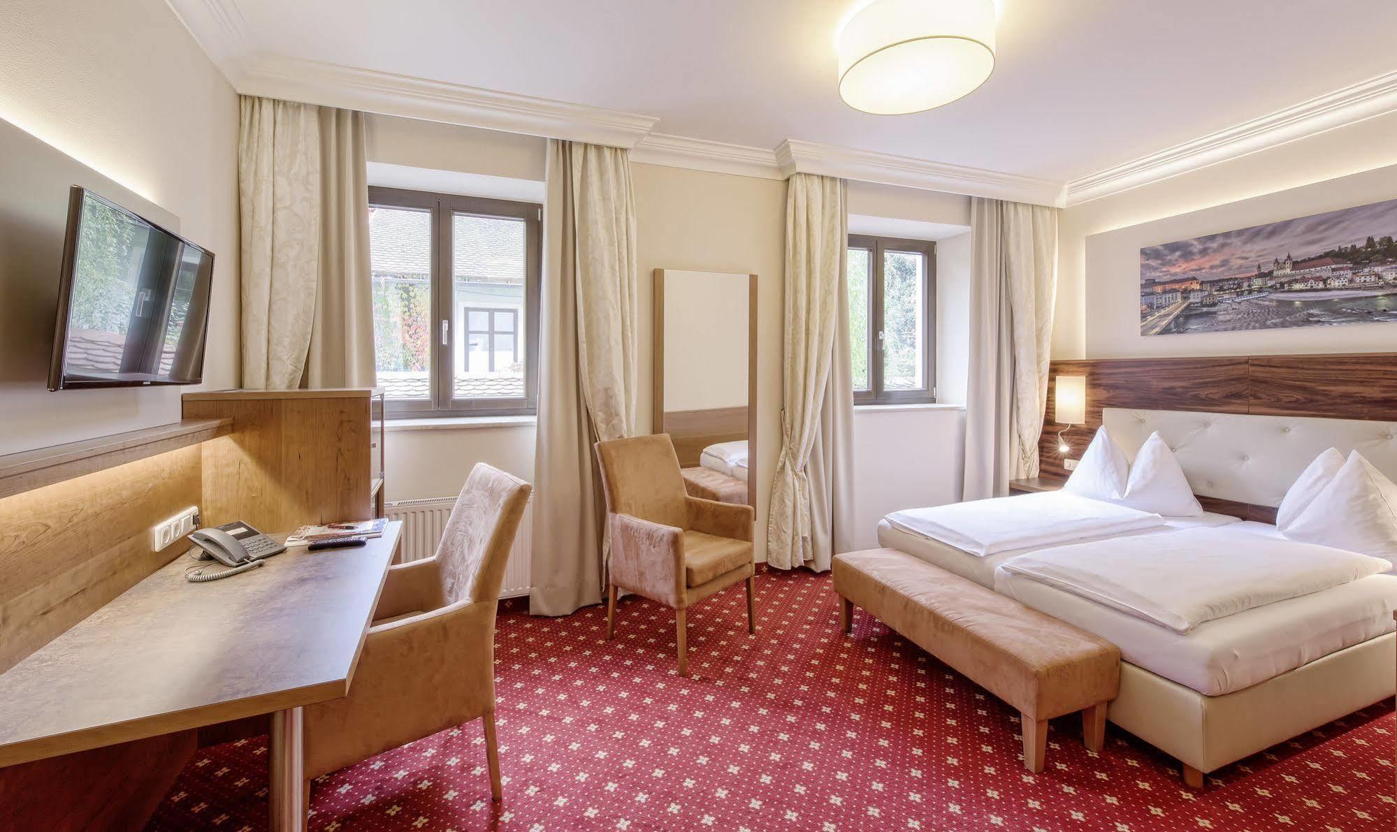 Hotel Mader Steyr Eksteriør billede